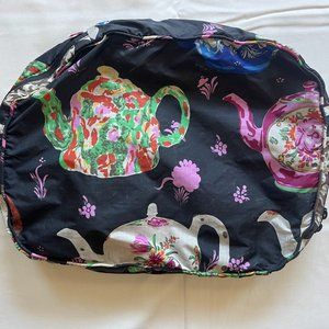The Met X Baggu Teapot Zippered Packing Cube